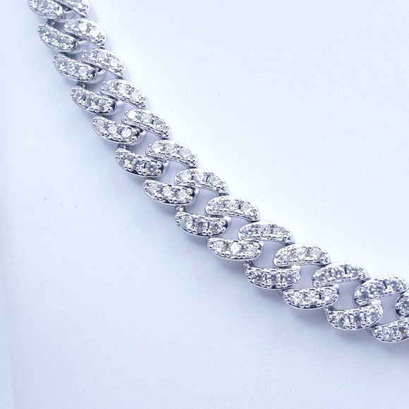 18" x 10mm Silver Finish Miami Cuban Chain - Picture 8 of 12